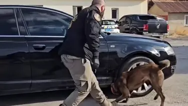 Otomobilde kilolarca uyuşturucu bulundu