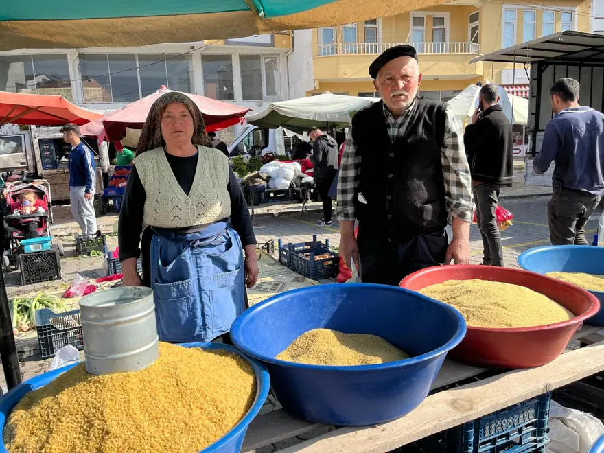 40 yıldır omuz omuza çalışıyorlar: 70 yaşındaki çift geçimini böyle sağlıyor 