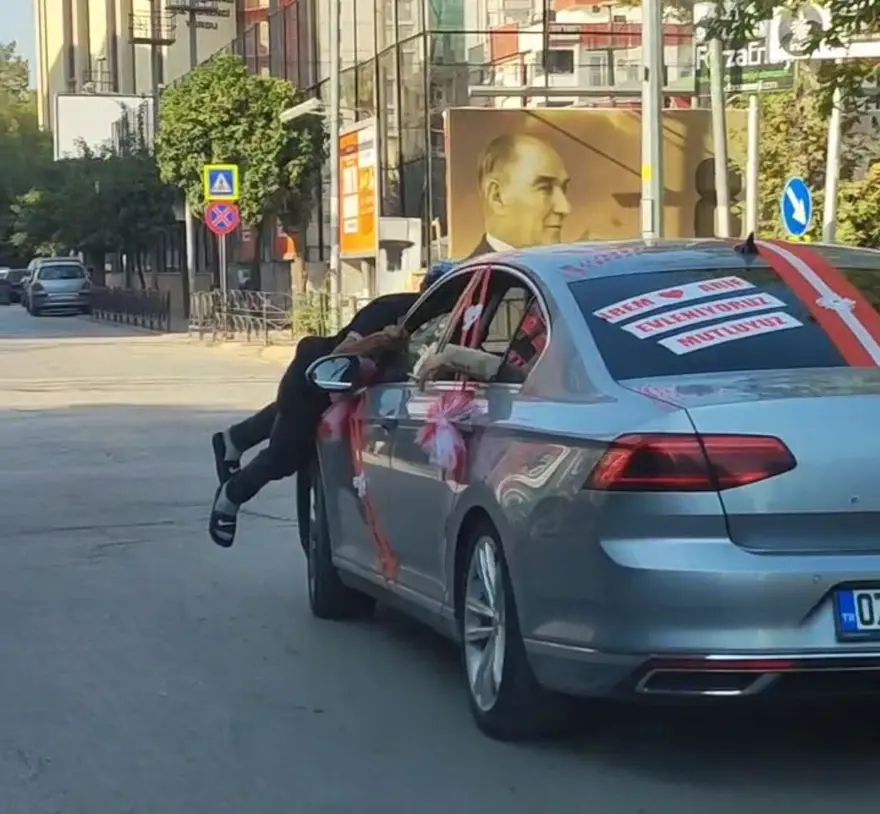 Yer: Adana! Gelin aracının önünü kesti, 50 TL'yi beğenmedi 1