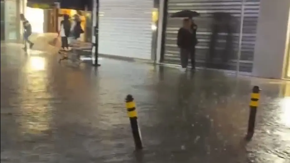 Çanakkale'de cadde ve sokaklar göle döndü