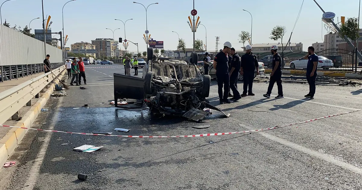 Şanlıurfa'da zincirleme kaza: 2 ölü, 3 yaralı