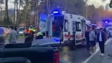 17 yaşındaki ehliyetsiz sürücü kaza yaptı: 2'si çocuk 3 yaralı