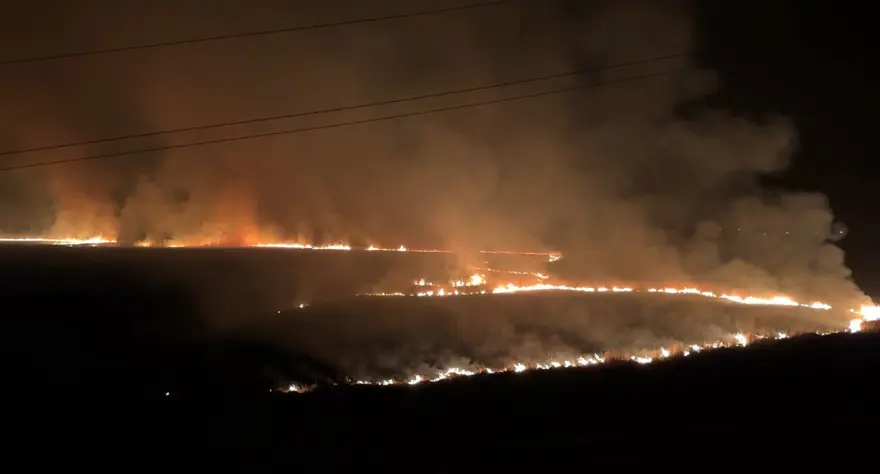 Yüksekova'da kuş cennetinde yangın: Yerleşim yerlerini tehdit ediyor 8