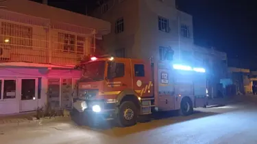 Adana'da 3 katlı binada yangın: 4 kişi hastaneye kaldırıldı