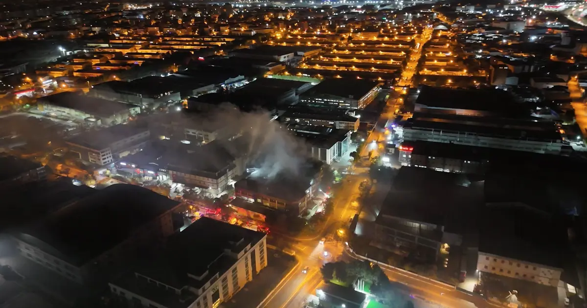 İstanbul'da elektronik fabrikasında yangın