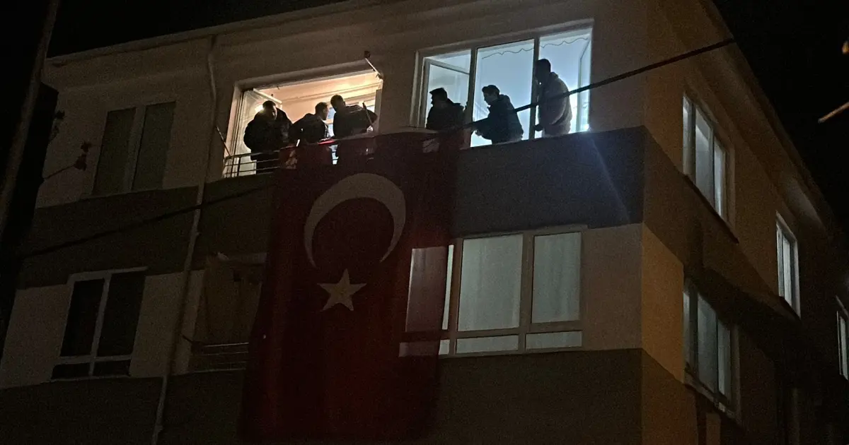 Şehit ailelerine acı haber verildi: Evlere bayraklar asıldı, taziye çadırları kuruldu