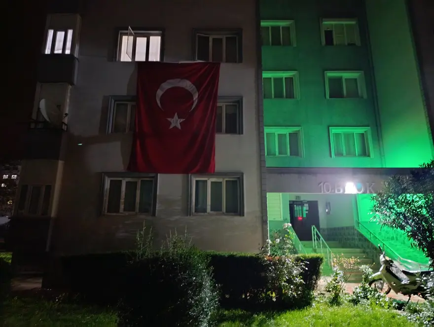 Şehit ailelerine acı haber verildi: Evlere bayraklar asıldı, taziye çadırları kuruldu 9 Şehit ailelerine acı haber verildi: Evlere bayraklar asıldı, taziye çadırları kuruldu 9