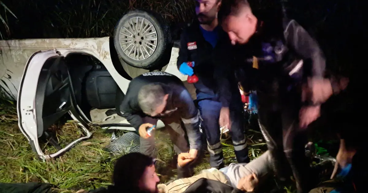 Kaçak göçmenleri taşıyan araç nehre düştü: 9 yaralı