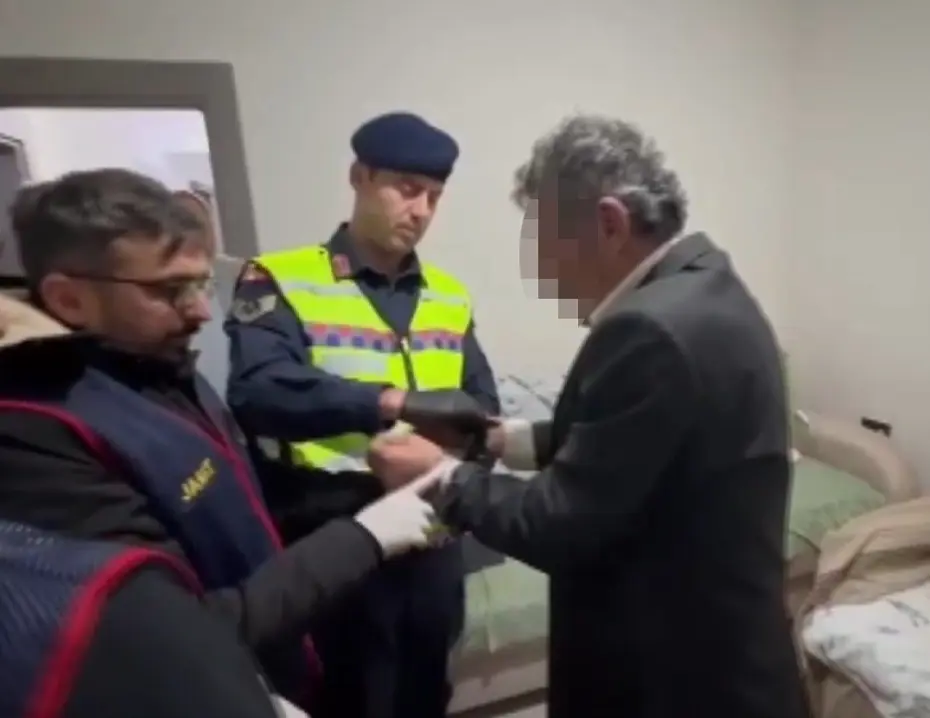 Kardeş katili 22 yıl sonra sahte kimlikle yakalandı