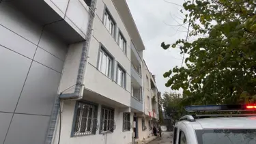Üçüncü kattan düştü, ağır yaralandı