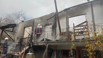 Çorum'da müstakil ev alev alev yandı