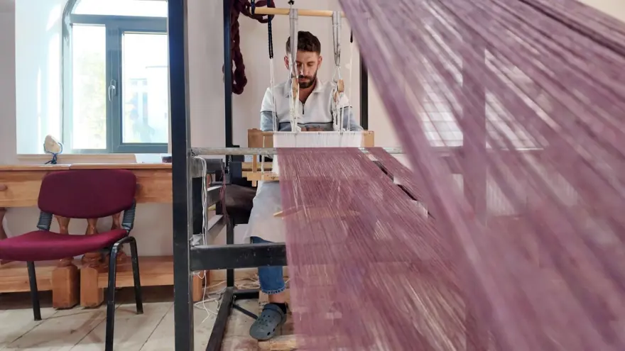 Kışın sıcak, yazın serin tutuyor: 15 günde kullanıma hazır, 6 erkek ustanın elinde şekilleniyor 4