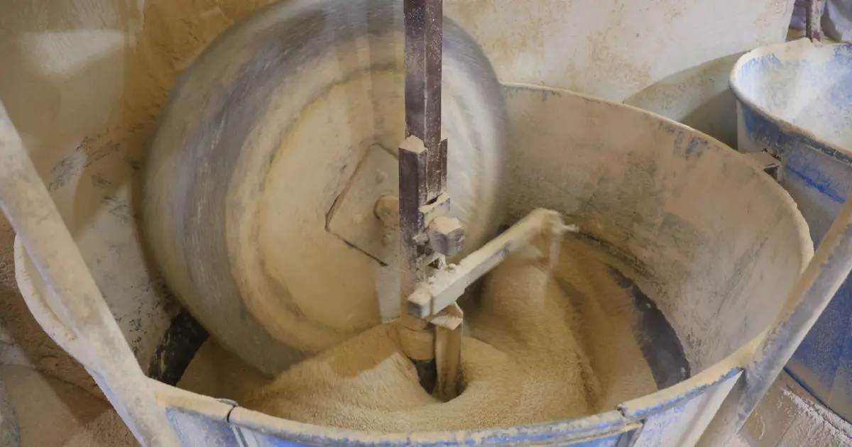 Maraş'ta yarım asırlık gelenek: Un ve bulgur üretiminde kullanılıyor