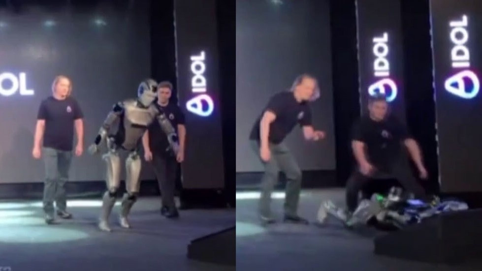 Rus robot tanıtım sırasında düşüp parçalandı 