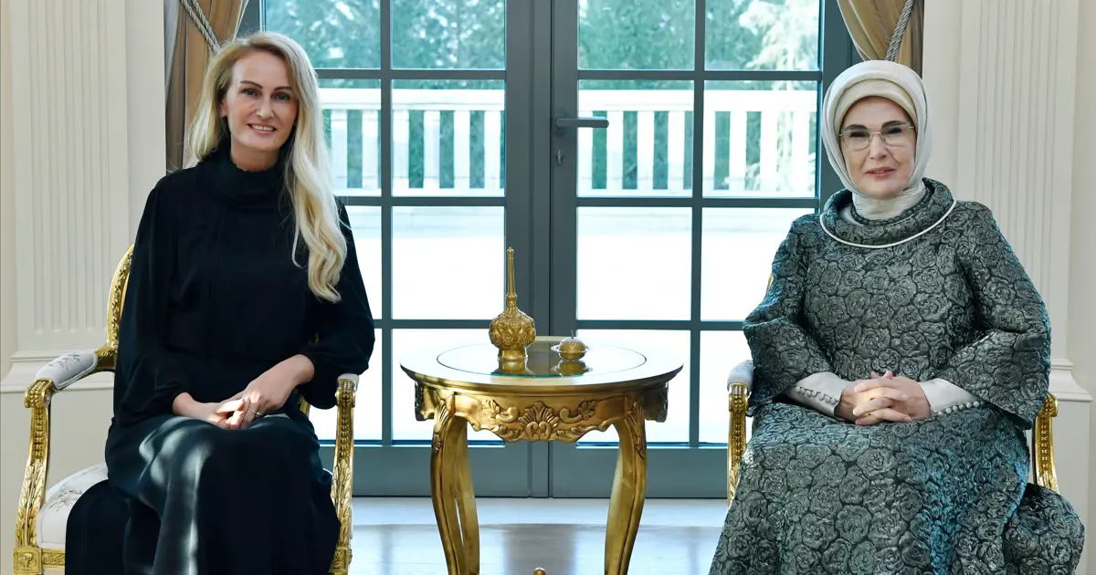 Emine Erdoğan, Nilden Bektaş Erhürman ile bir araya geldi