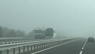 Kütahya'da yoğun sis: Trafik ekipleri sürücüleri uyardı