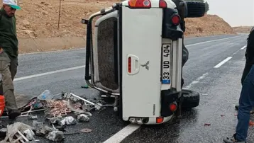 Elazığ’da yağış sonucu kayganlaşan yol, kazaya neden oldu