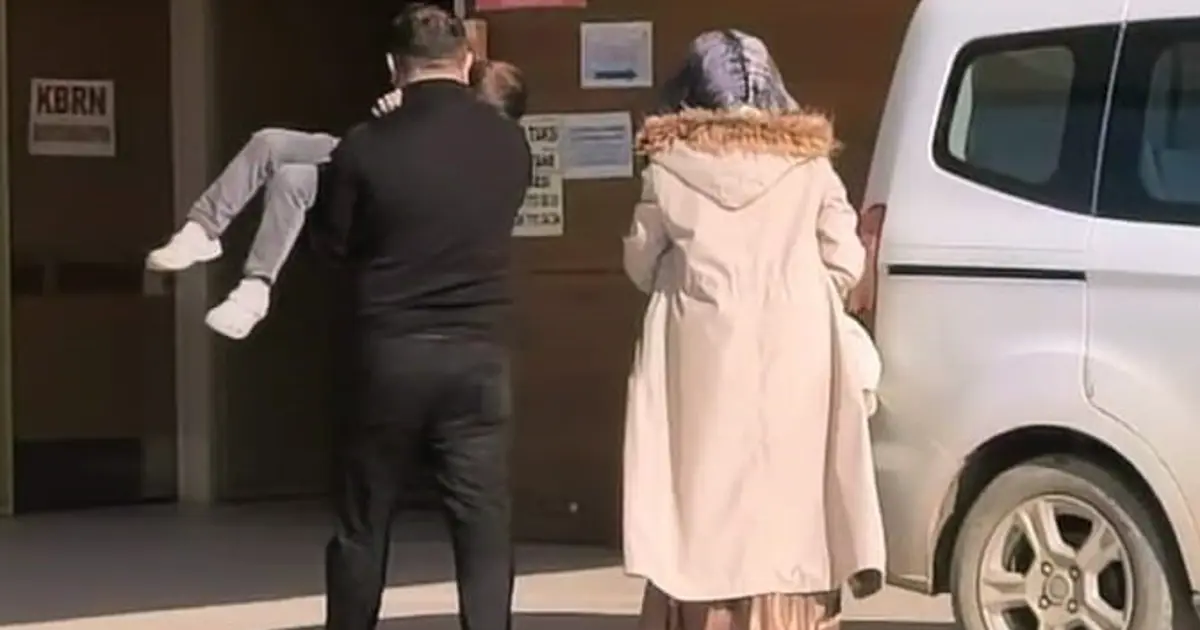 Üzerine kaynar su devrilen çocuk yaralandı