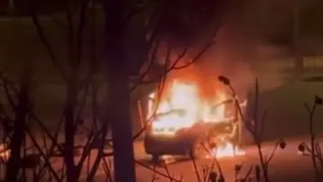 Bursa'da hafif ticari araç yanarak kül oldu