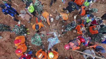 Endonezya'da heyelan faciası: 6 ölü, 17 kayıp