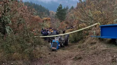 Ormanlık alanda devrilen traktörün sürücüsü hayatını kaybetti