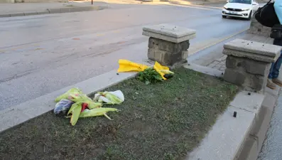 Yolun karşısına geçmeye çalışan yaşlı adama otomobil çarptı