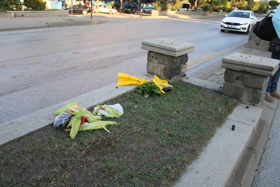 Yolun karşısına geçmeye çalışan yaşlı adama otomobil çarptı