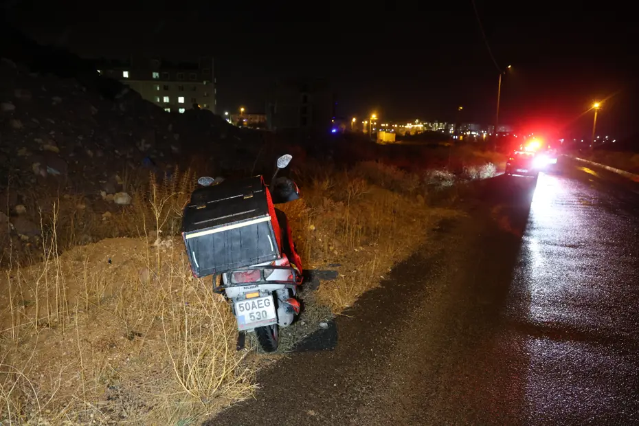 Kediye çarpmak istemeyen motosiklet sürücüsü kaza yaptı