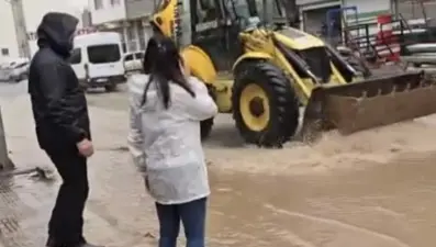 Mardin'de sağanak yağmur nedeniyle vatandaşlar zor anlar yaşadı