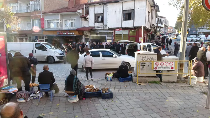 Toplaması zor, fiyatlara da yansıdı: Ormanda tek tek arıyorlar, kilosu 400 TL 1