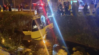 Otomobil şarampole uçtu, sürücü araçtan inmek istemedi
