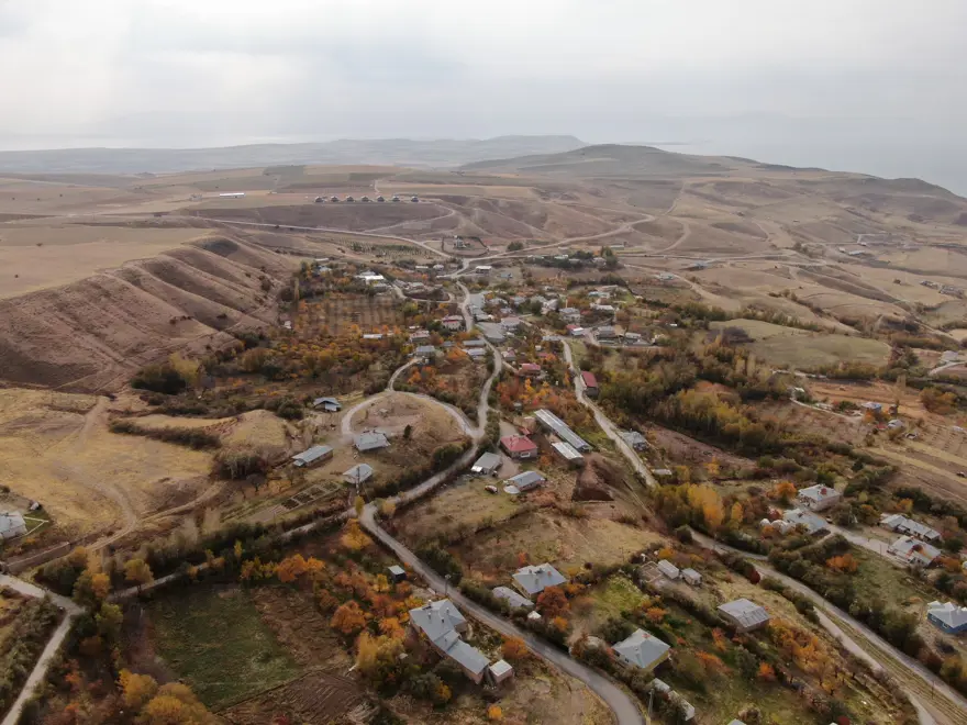 Sonbaharın etkisi harika manzarayı ortaya çıkardı 