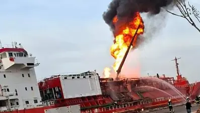 16 Türk ölümden döndü. Ukrayna'da 4 bin ton LNG taşıyan Türk gemisini vuruldu