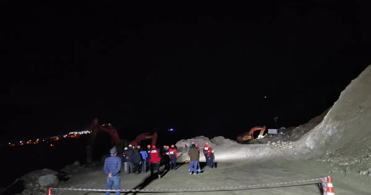 Sivas'ta maden ocağında göçük: 1 işçiyi kurtarma çalışmaları sürüyor