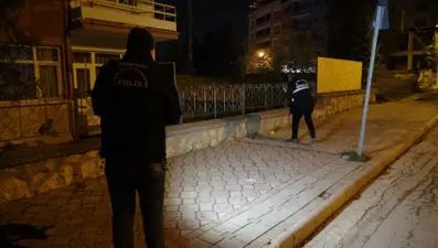 Sopalı bıçaklı "kız meselesi" kavgası: 1 yaralı