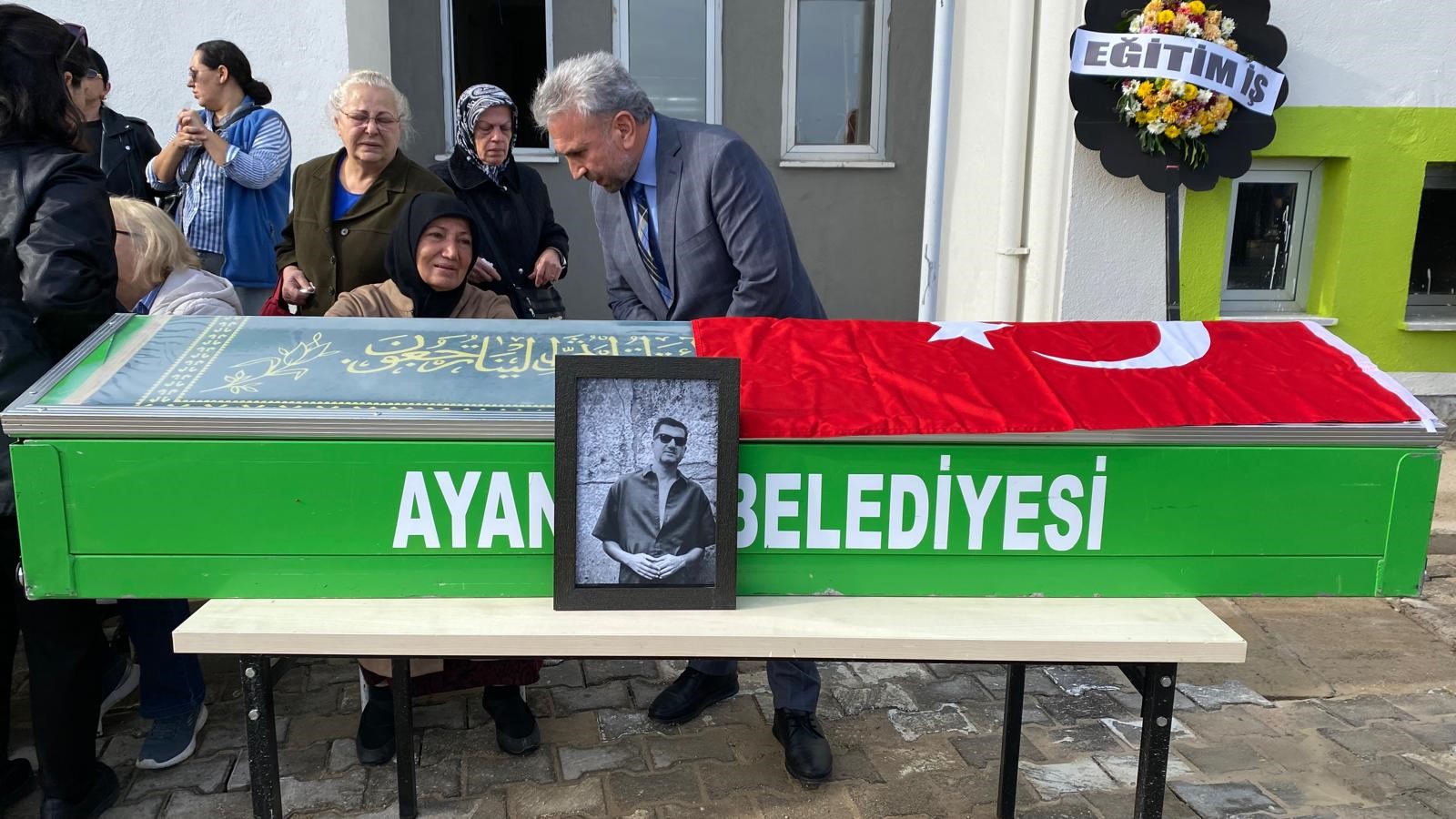  Trafik kazasında vefat eden öğretmen için tören düzenlendi