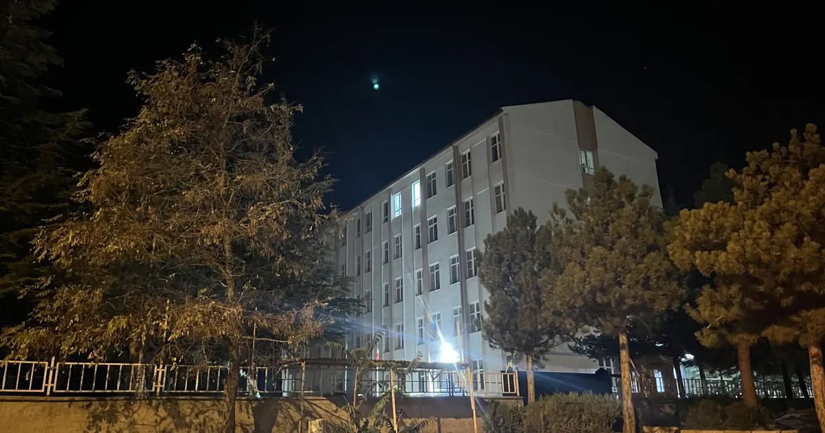 Lisenin pansiyonunda pasta yiyen öğrenciler hastanelik oldu