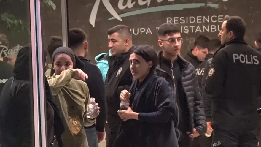 İstanbul'da 27 katlı otelde yangın: Müşteriler tahliye edildi 1