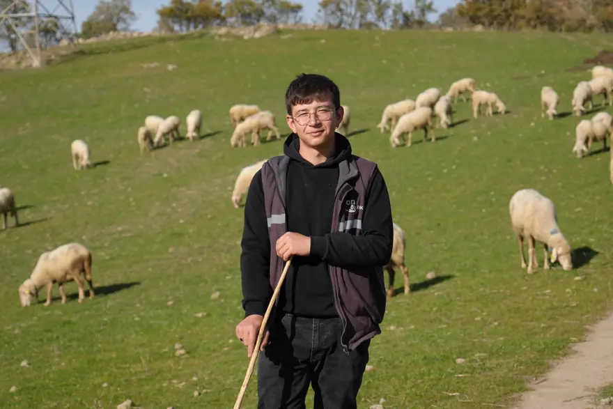 Mimar oldu, köyüne döndü: Onu "Küpeli Çoban" olarak tanıyorlar 4 Mimar oldu, köyüne döndü: Onu "Küpeli Çoban" olarak tanıyorlar 4