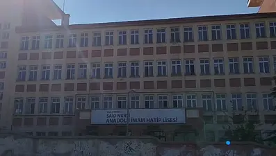 Van'da beş öğrenci zehirlenme şüphesiyle hastaneye kaldırıldı