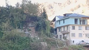 Rize&#x27;de ahşap yapı çöktü: 2 kişi öldü, bir kişi yaralandı