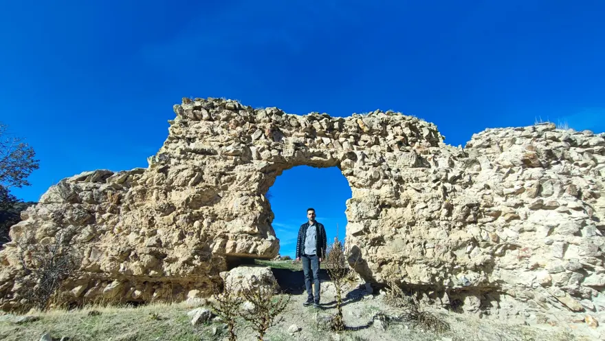 Yozgat'taki 8 asırlık tarihi yapının son hali içler acısı 1