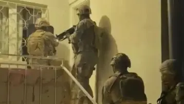 Çatıya saklandı ama polisten kaçamadı 