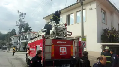 Menteşe'de evde yangın çıktı, maddi hasar var