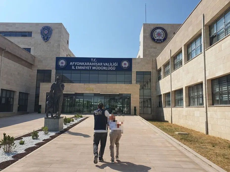 Hapis cezasıyla aranıyordu, Afyon'da yakalandı