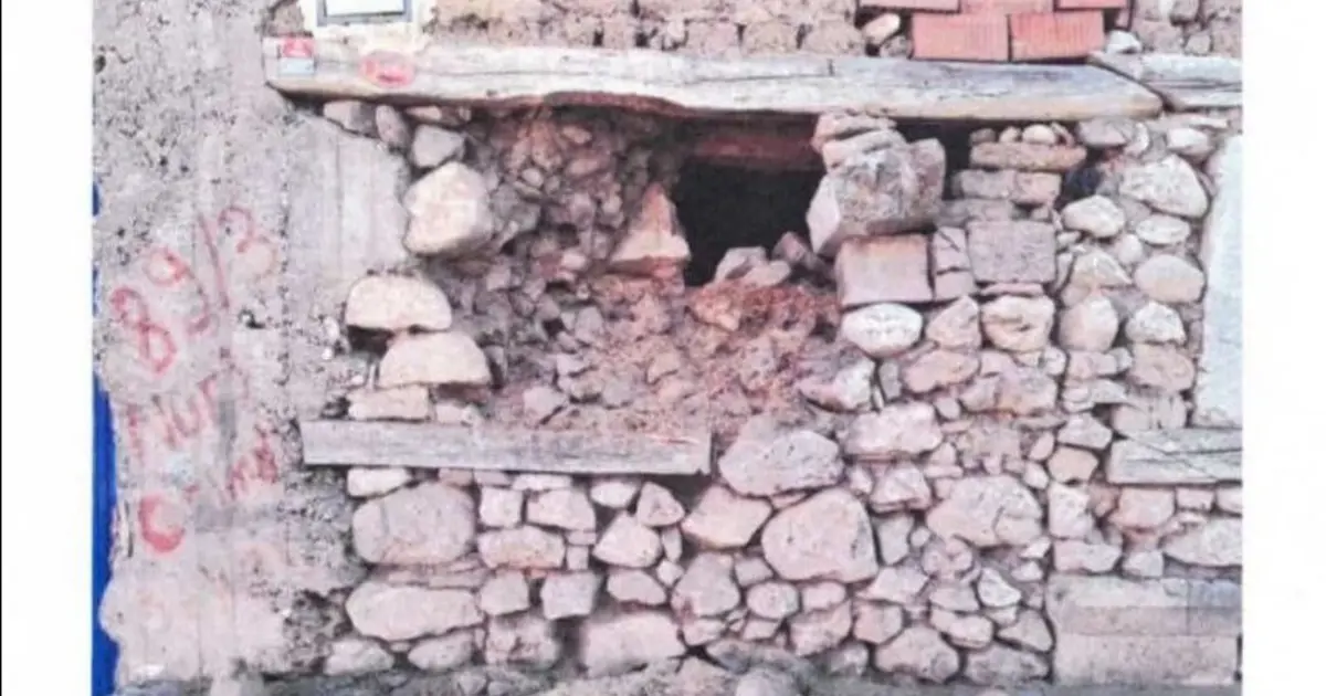 Köydeki evin temelindeki tarihi taşı söken muhtar tutuklandı