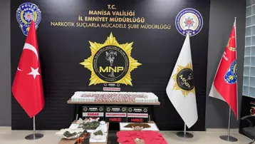 Zehir tacirlerine operasyon: 14 kişi tutuklandı