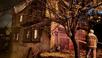 Tarihi konak kül oldu