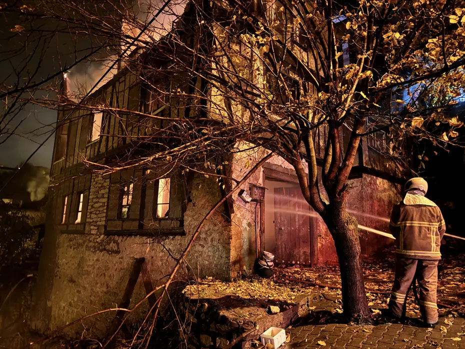 Tarihi konak kül oldu