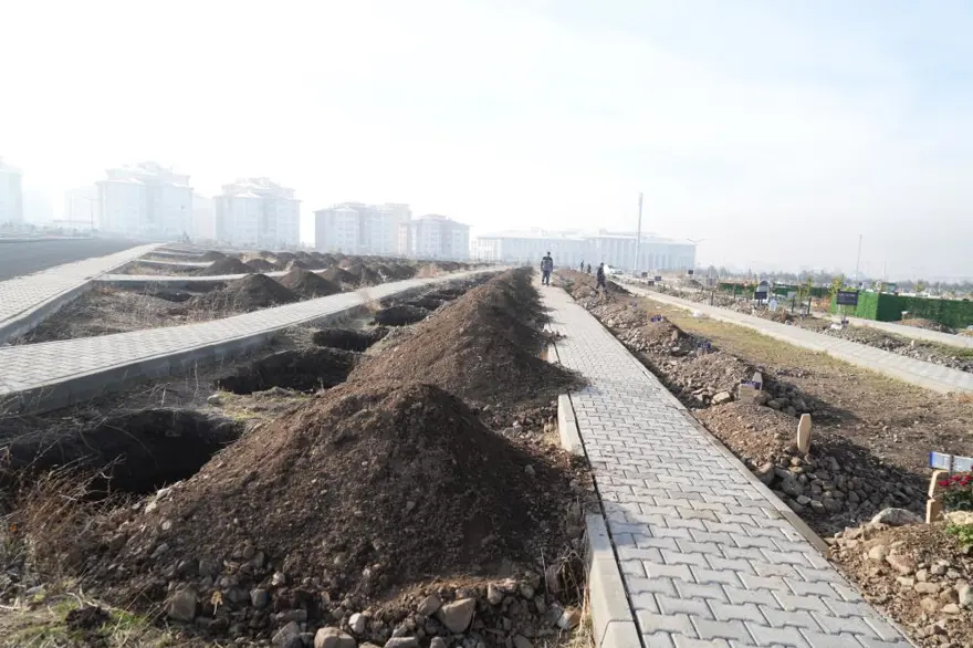 "MAKİNELERİN UÇLARI BİLE KIRILIYOR"
 3